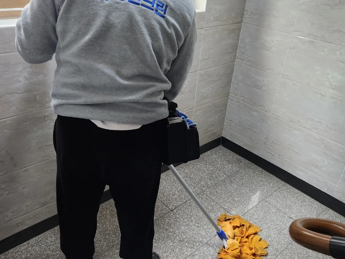 예천군 감천면 건물 복도·대기 동선 야간 위생청소 사례 - 행진크린