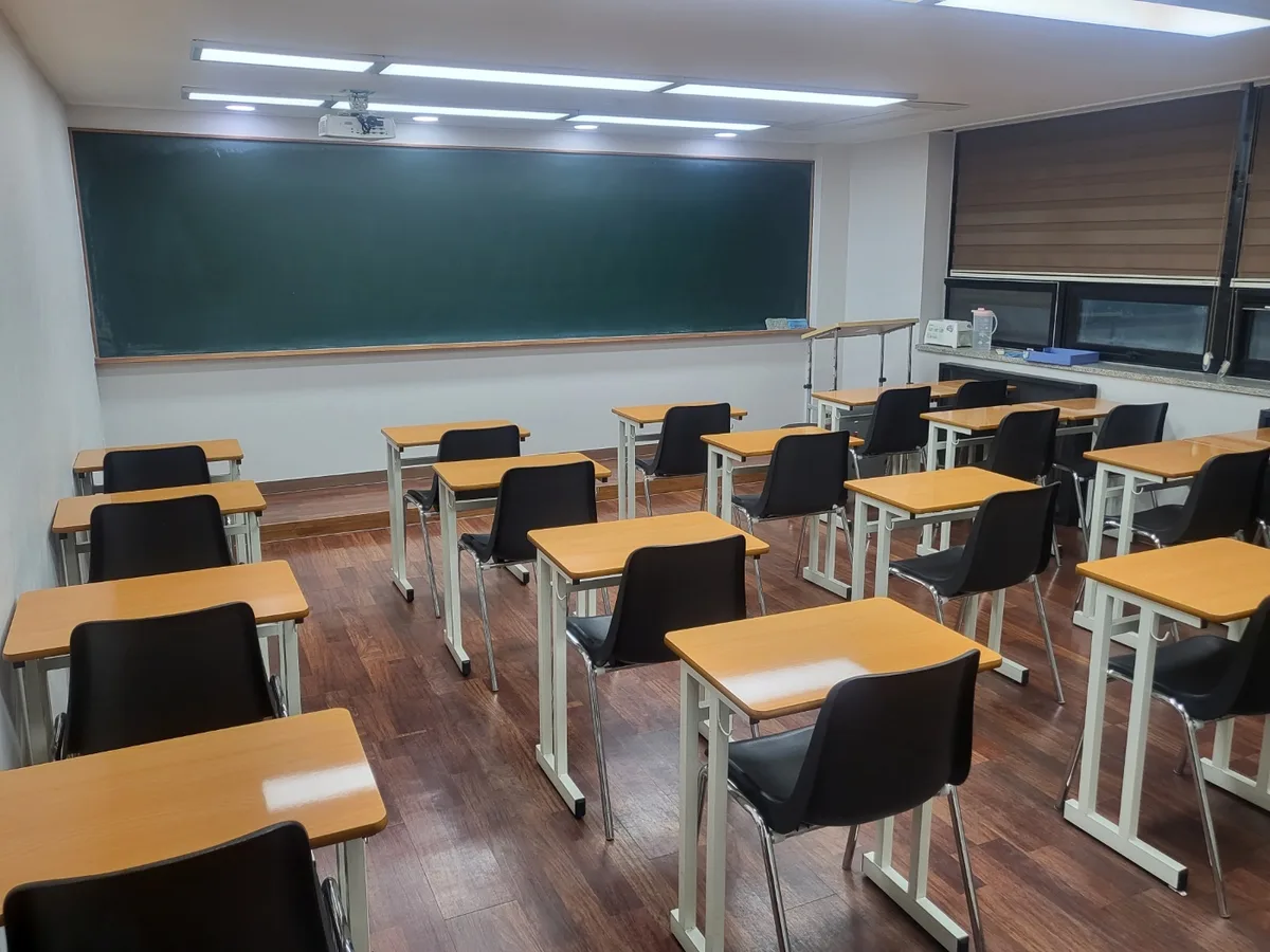 영양군 영양읍 스터디룸 미팅룸 장비 주변 정밀 위생청소 사례 - 행진크린